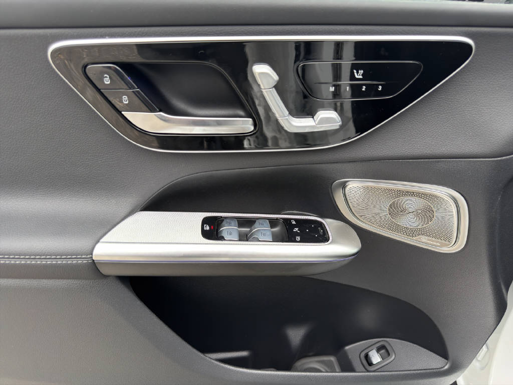 MERCEDES-BENZ GLC 300 AMG Line 4matic Coupé-image-13