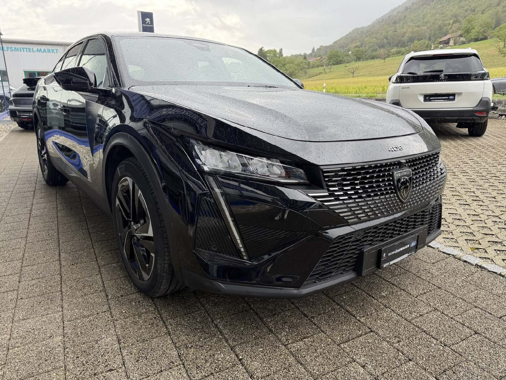 PEUGEOT 408 1.2 Hybrid Allure *5 Jahre Garantie*-image-2