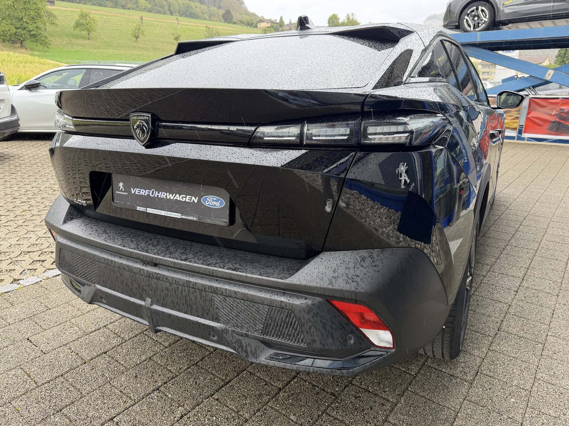 PEUGEOT 408 1.2 Hybrid Allure *5 Jahre Garantie*-image-3