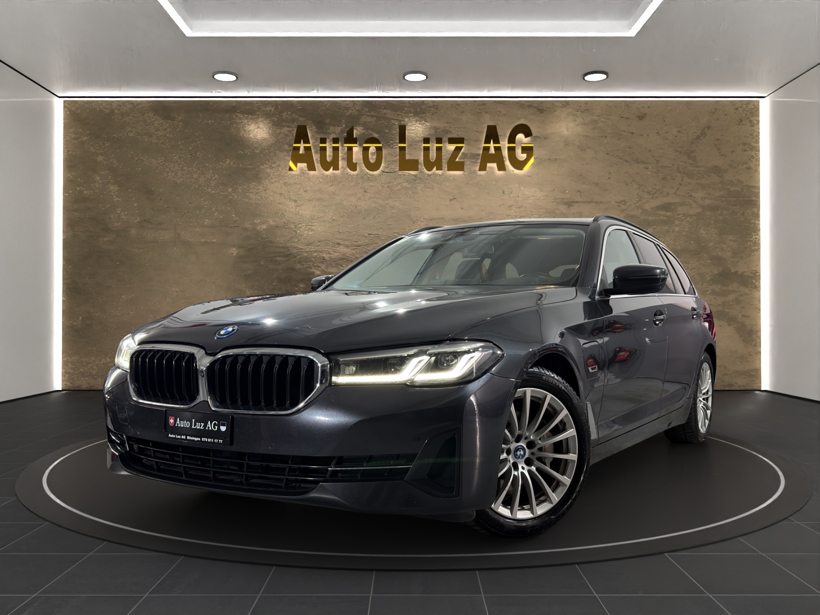 BMW 530e xDrive Touring Steptronic-image-0