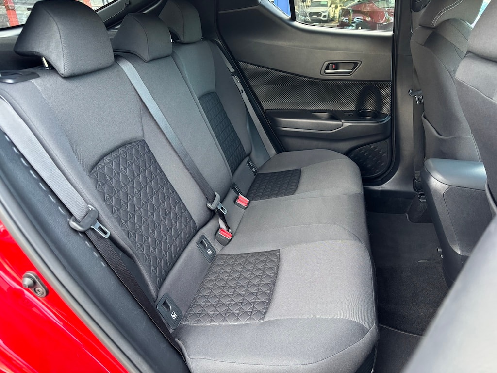 TOYOTA C-HR 1.8 HSD CVT Trend-image-13