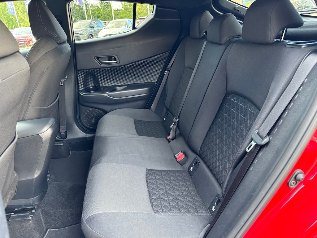 TOYOTA C-HR 1.8 HSD CVT Trend-image-12