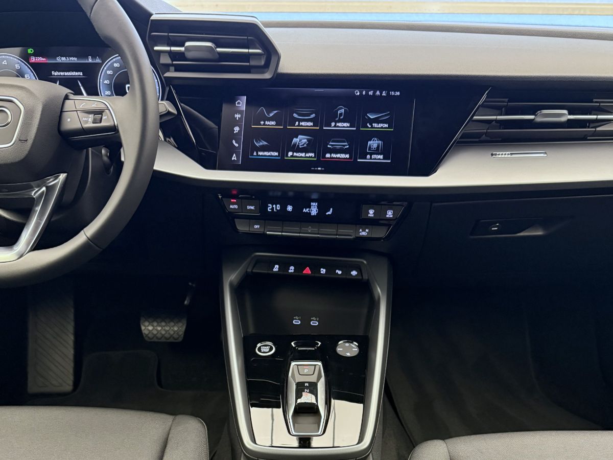 AUDI A3 Sportback TFSI 110 kW Attraction S tronic-image-8