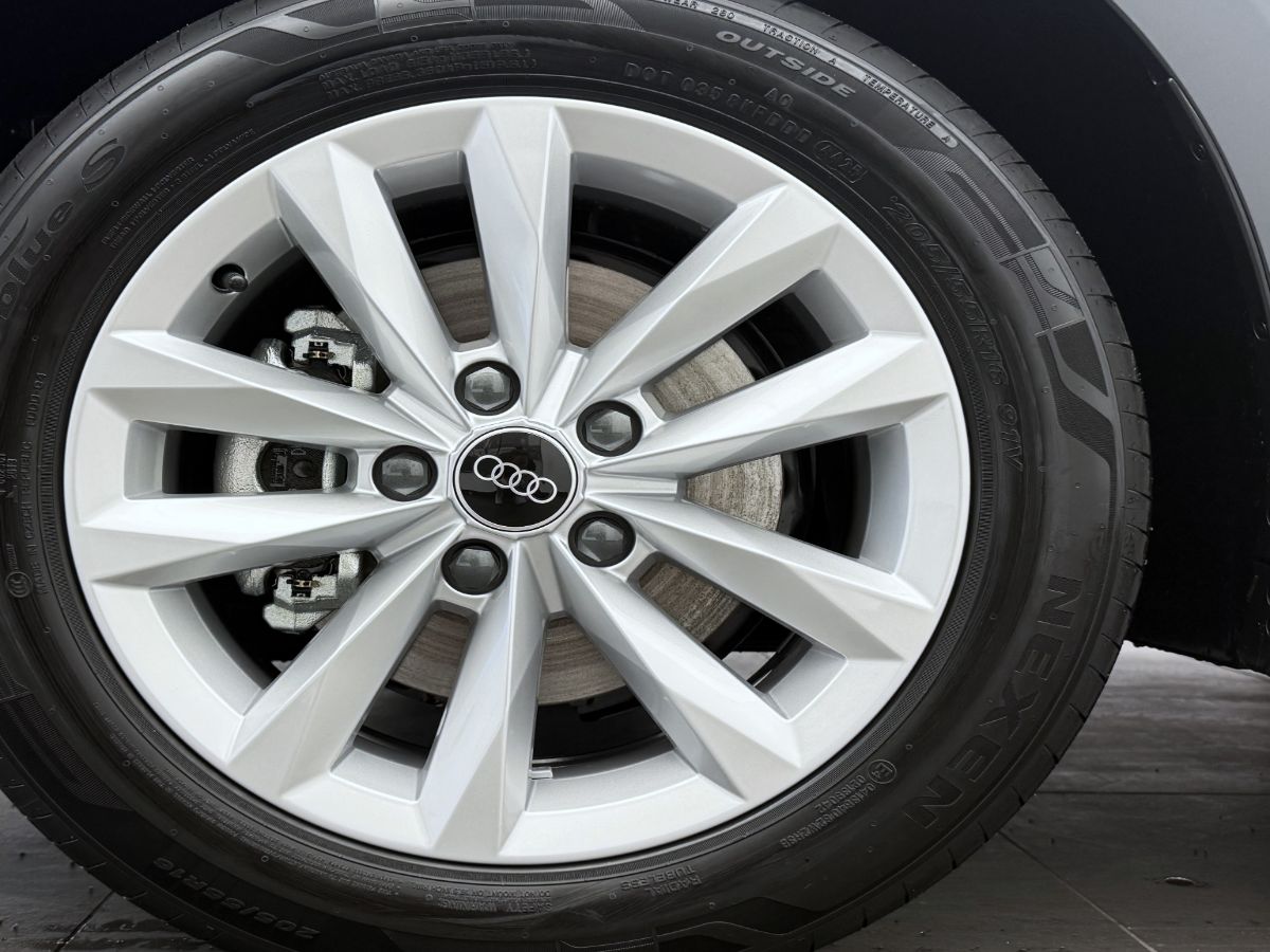 AUDI A3 Sportback TFSI 110 kW Attraction S tronic-showroom-element-2