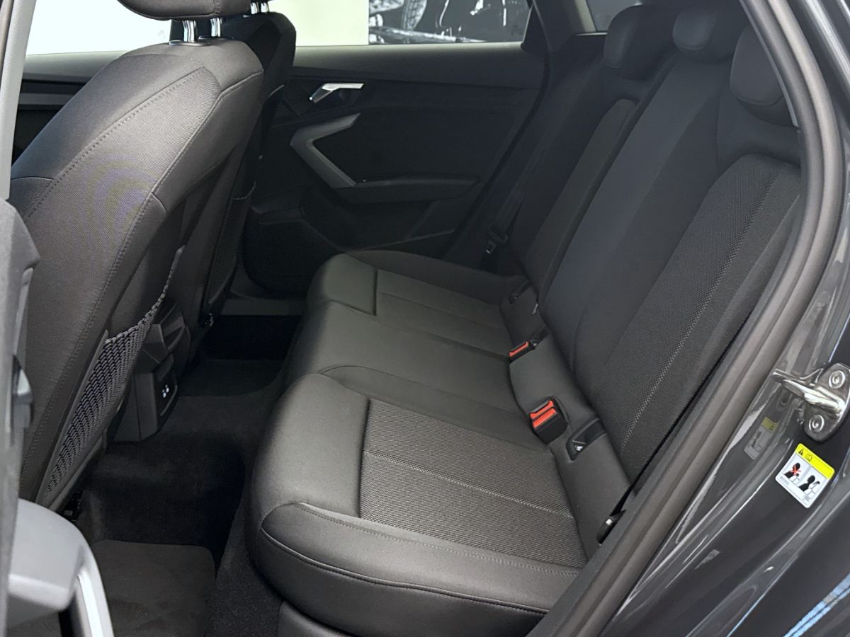 AUDI A3 Sportback TFSI 110 kW Attraction S tronic-image-17
