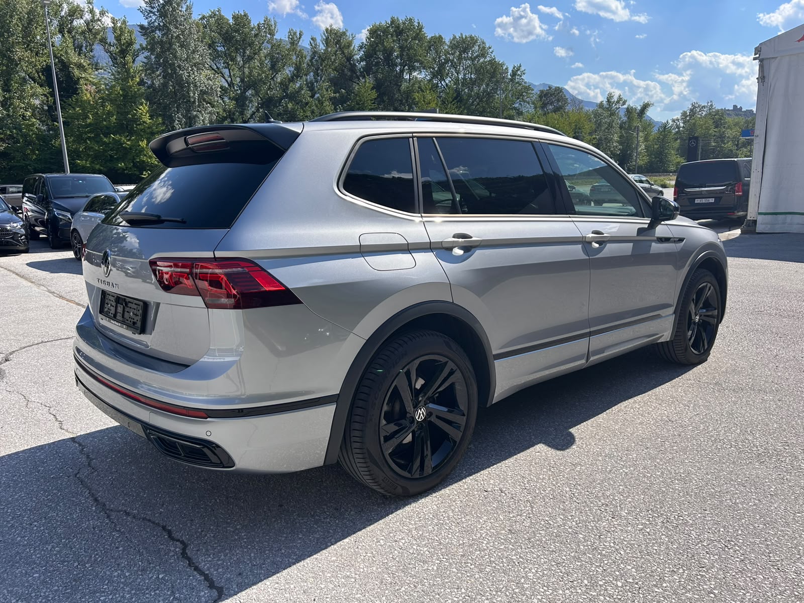 VW Tiguan Allspace 2.0 R-Line 4M-image-3