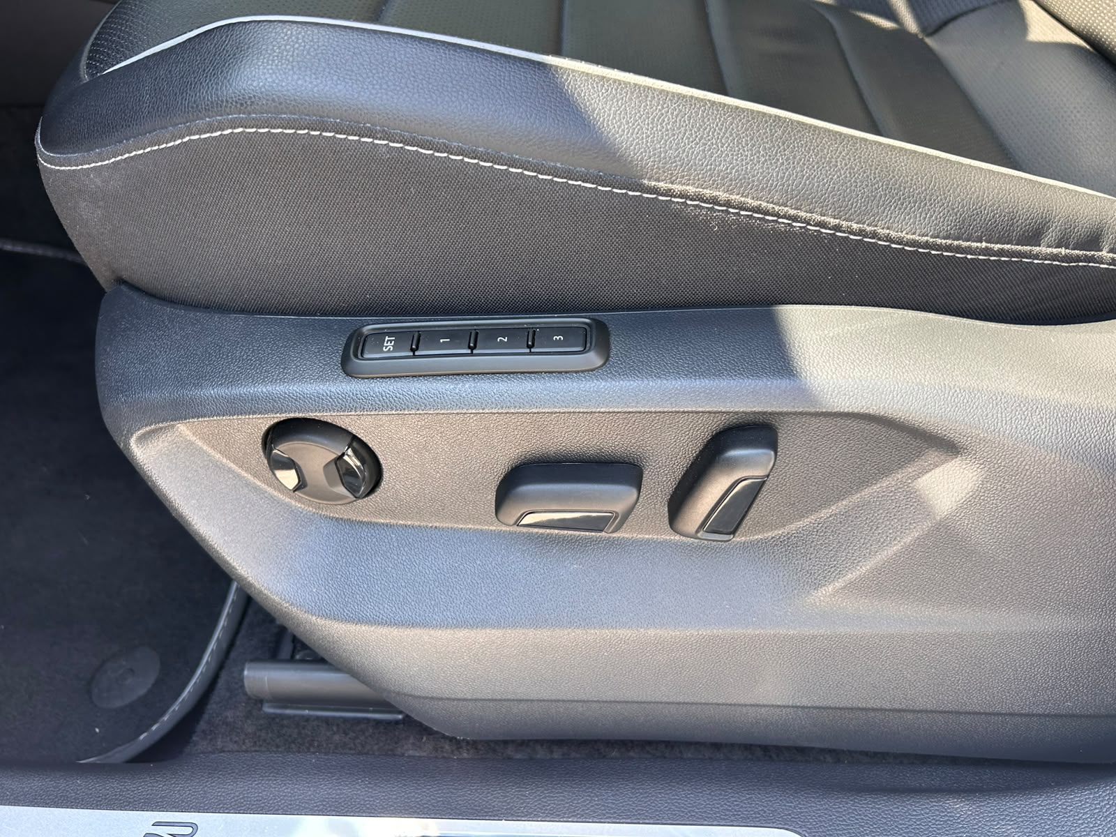 VW Tiguan Allspace 2.0 R-Line 4M-image-13