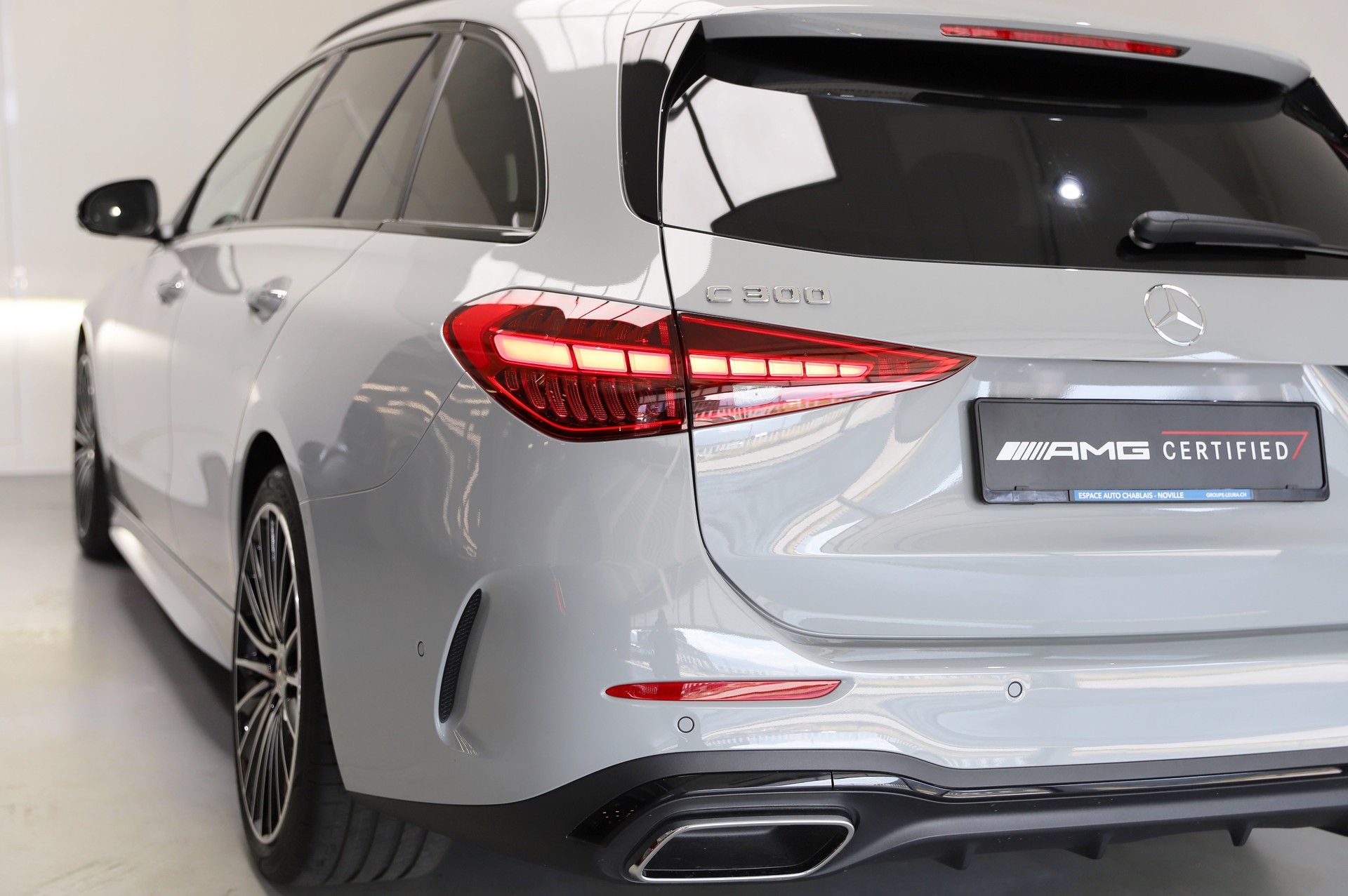 MERCEDES-BENZ C 300 T-showroom-element-3