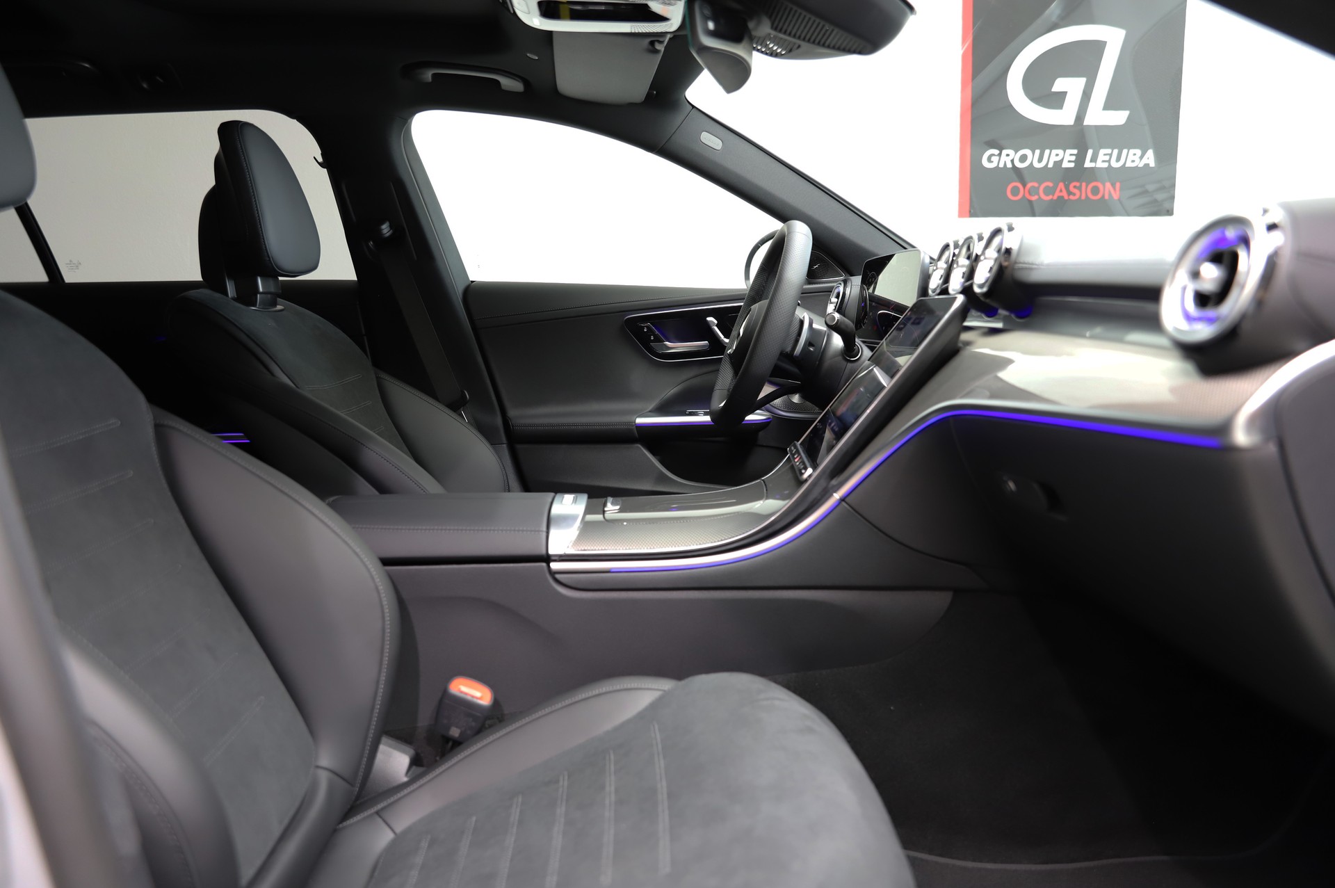 MERCEDES-BENZ C 300 T-image-8