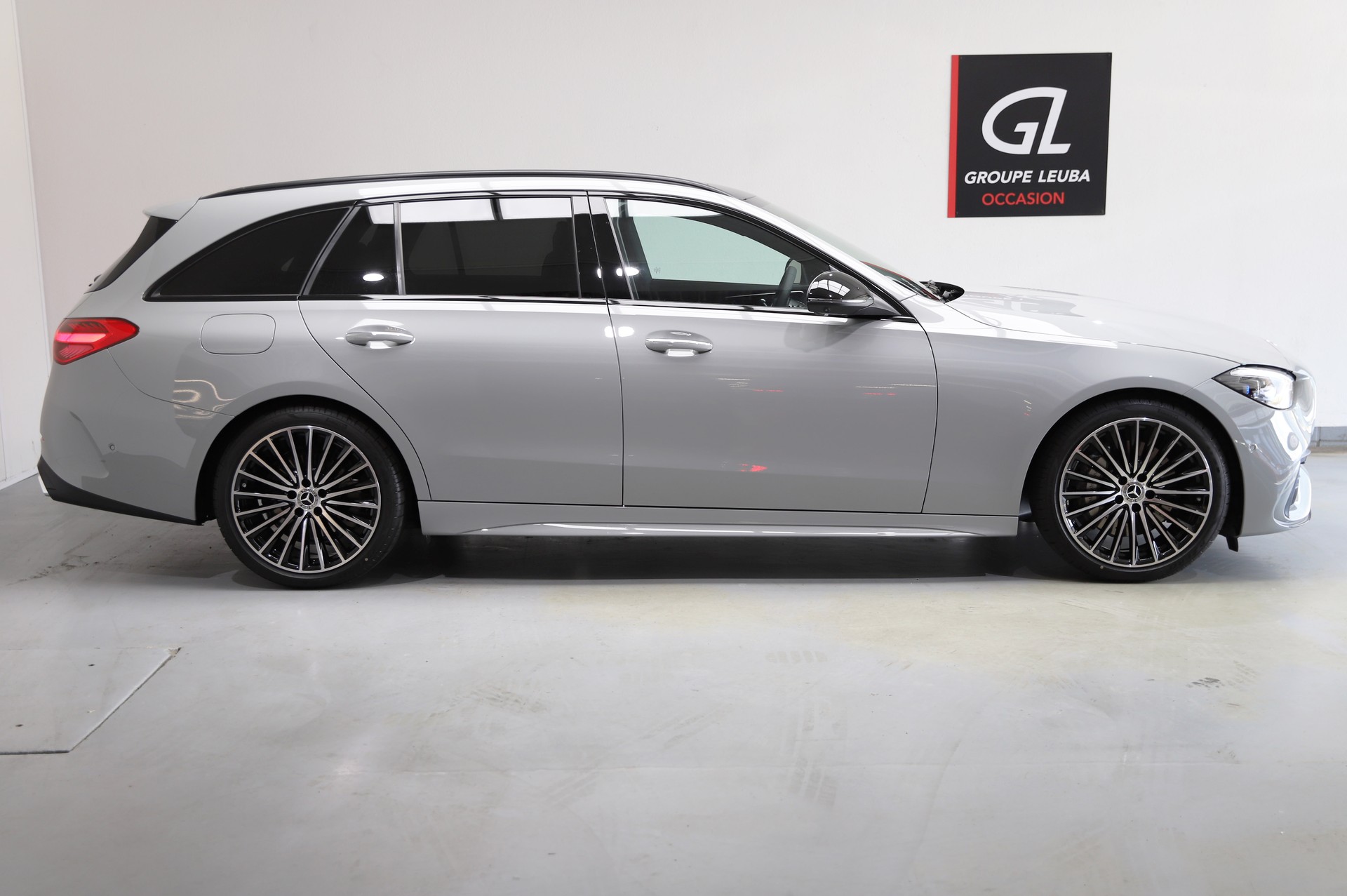MERCEDES-BENZ C 300 T-image-6