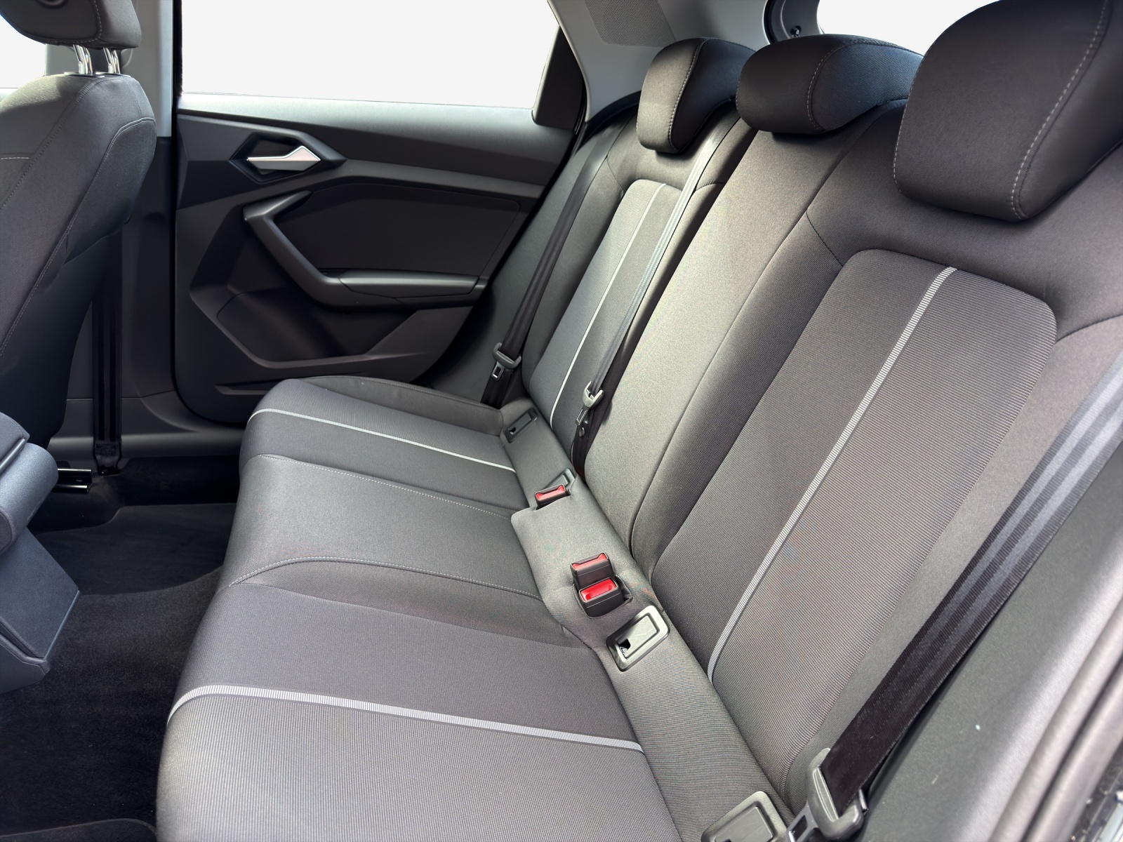 AUDI A1 allstreet 30 TFSI Attraction S-tronic-image-11