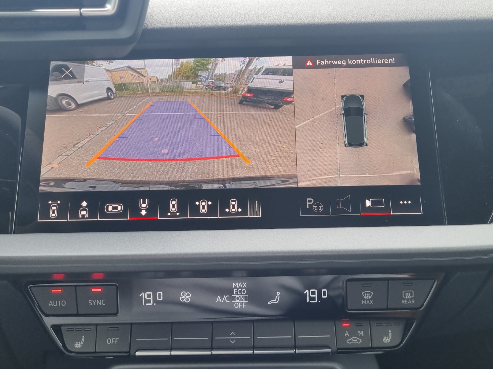 AUDI A3 Sportback TFSI e 200 kW S line S tronic-image-14