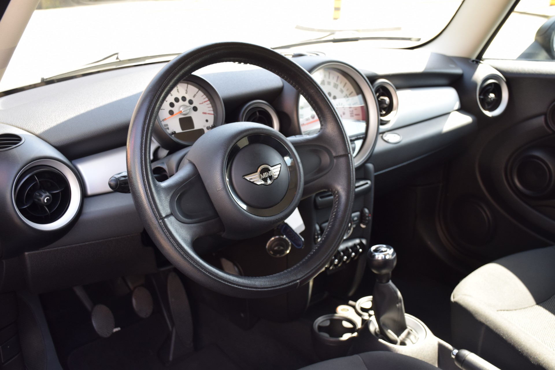MINI One-image-9