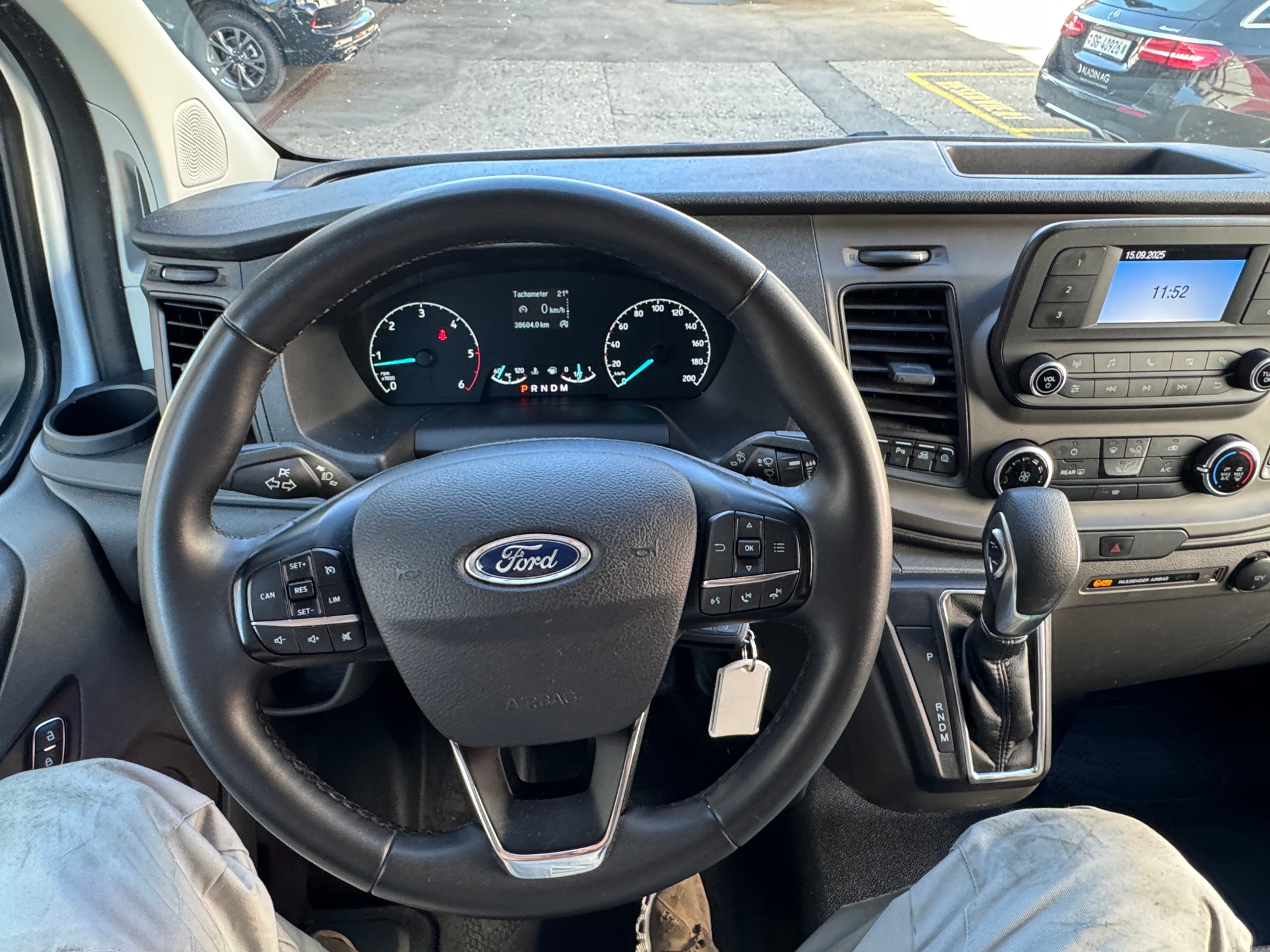 FORD Transit Custom Van 300 L1H1 Trend A-image-5