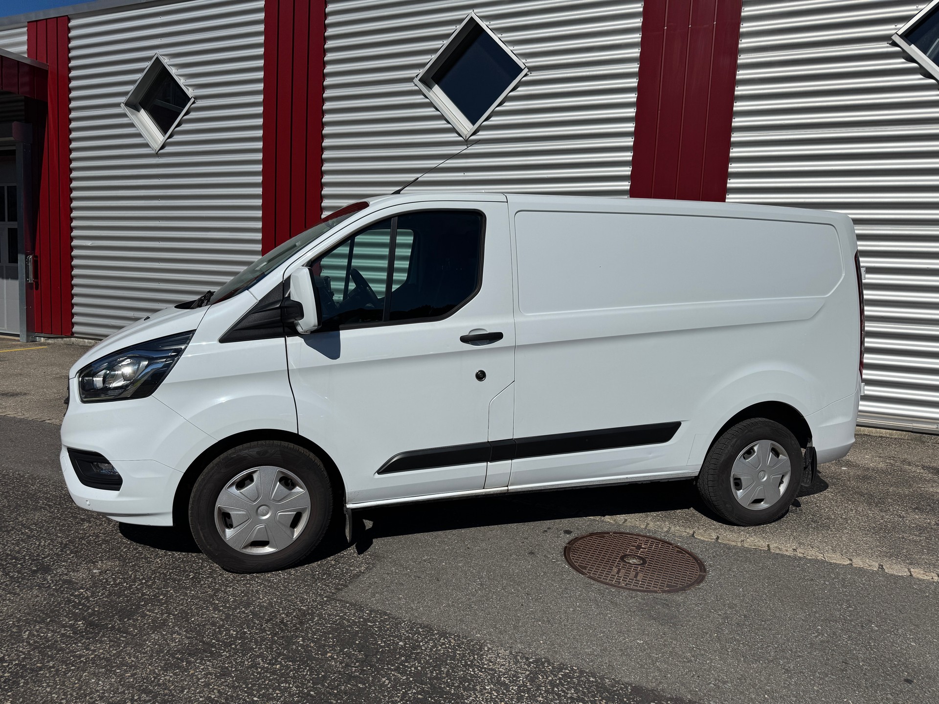 FORD Transit Custom Van 300 L1H1 Trend A-image-0