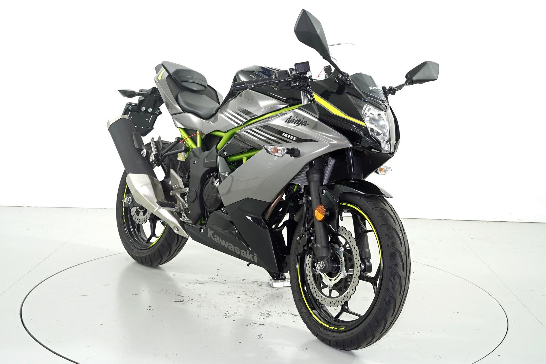 KAWASAKI Ninja 125 ABS-showroom-element-1