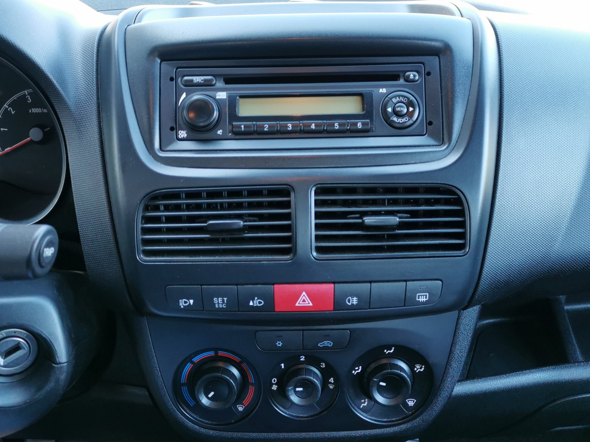 OPEL Combo 1.6 CDTi L1H2-image-18