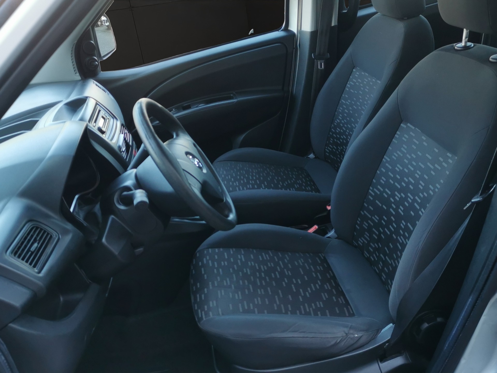 OPEL Combo 1.6 CDTi L1H2-image-11