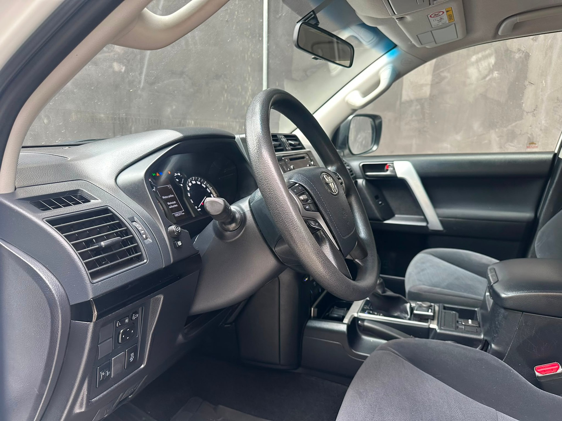 TOYOTA Land Cruiser 2.8TD Comfort Automatic-image-9