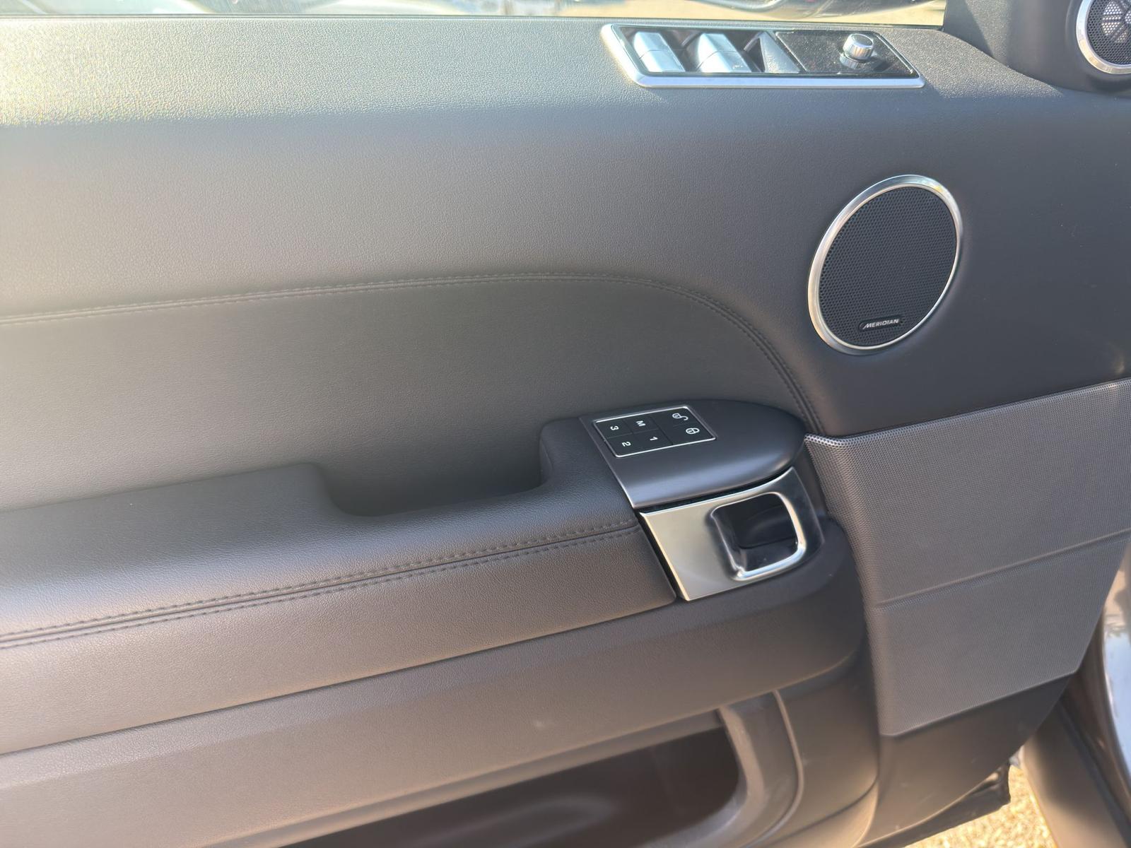 LAND ROVER Range Rover Sport 3.0 SDV6 SE-image-19