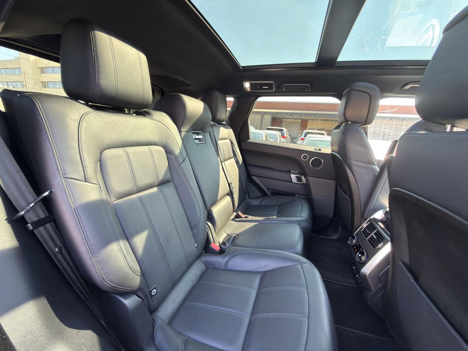 LAND ROVER Range Rover Sport 3.0 SDV6 SE-image-12