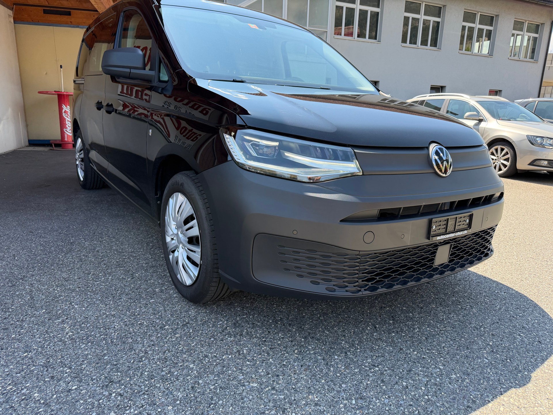 VW Caddy Cargo 2.0TDI Maxi 4Motion-image-2