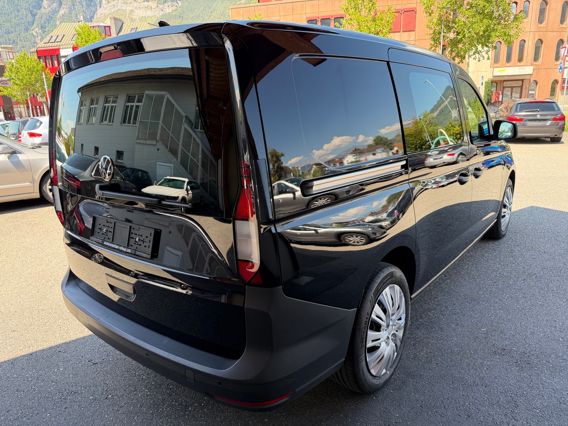 VW Caddy Cargo 2.0TDI Maxi 4Motion-image-11