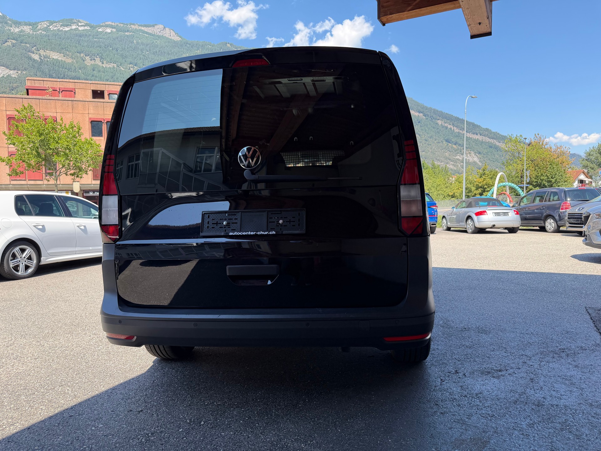 VW Caddy Cargo 2.0TDI Maxi 4Motion-image-12