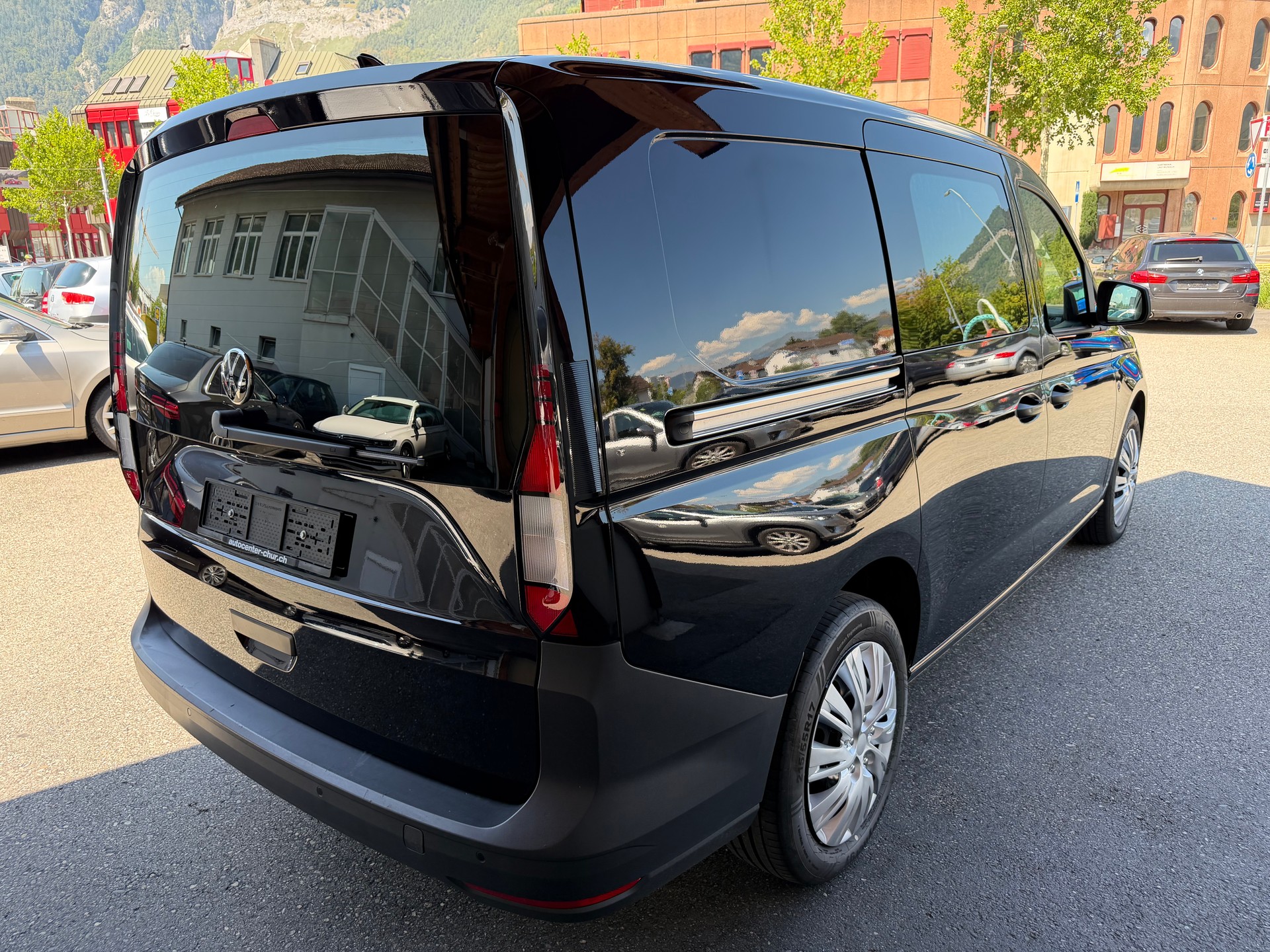 VW Caddy Cargo 2.0TDI Maxi 4Motion-image-10