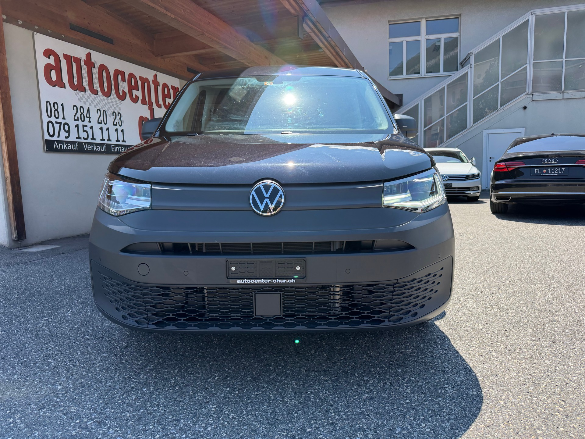 VW Caddy Cargo 2.0TDI Maxi 4Motion-image-1