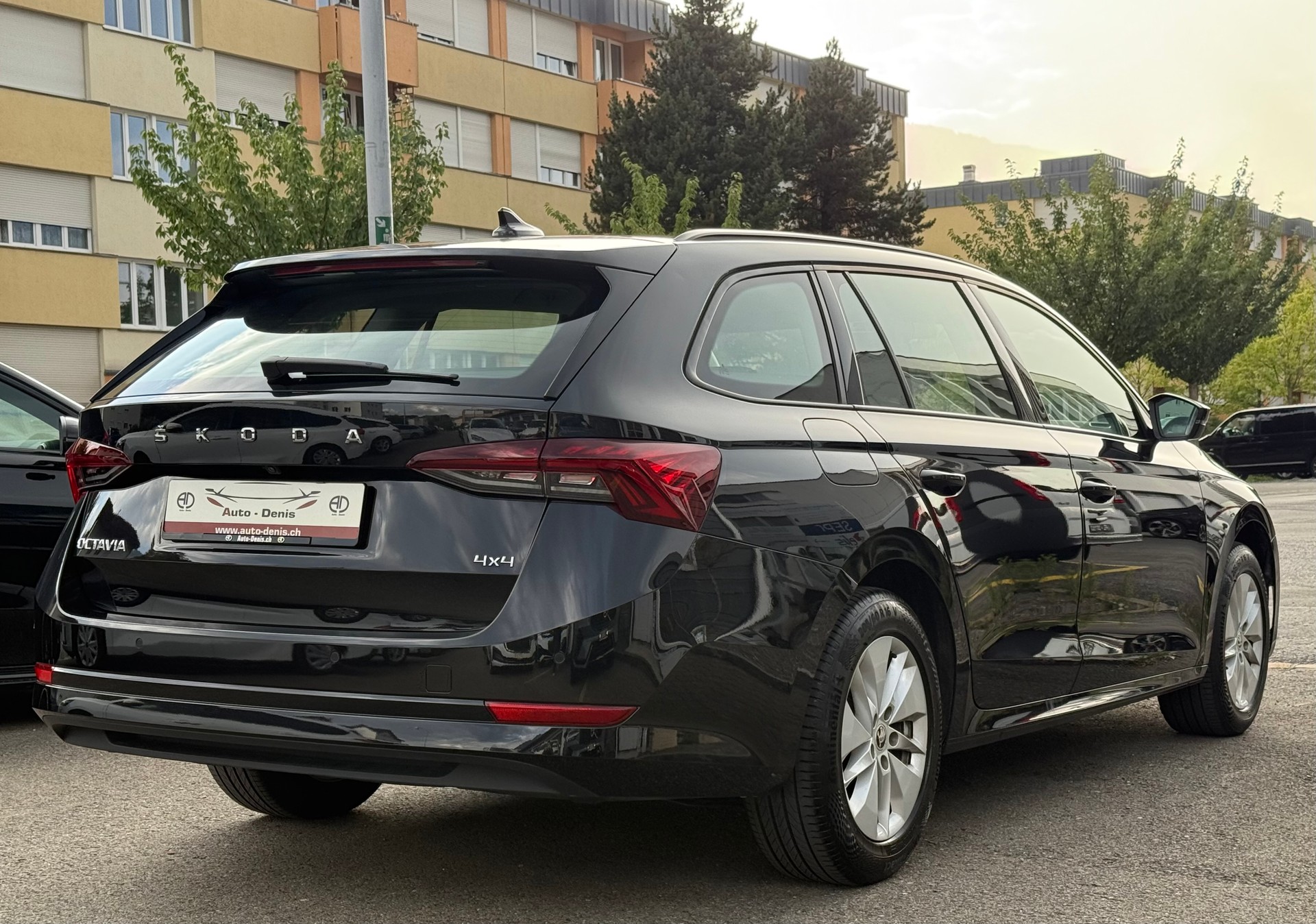 SKODA Octavia Combi 2.0 TDI Ambition 4x4 DSG-image-3