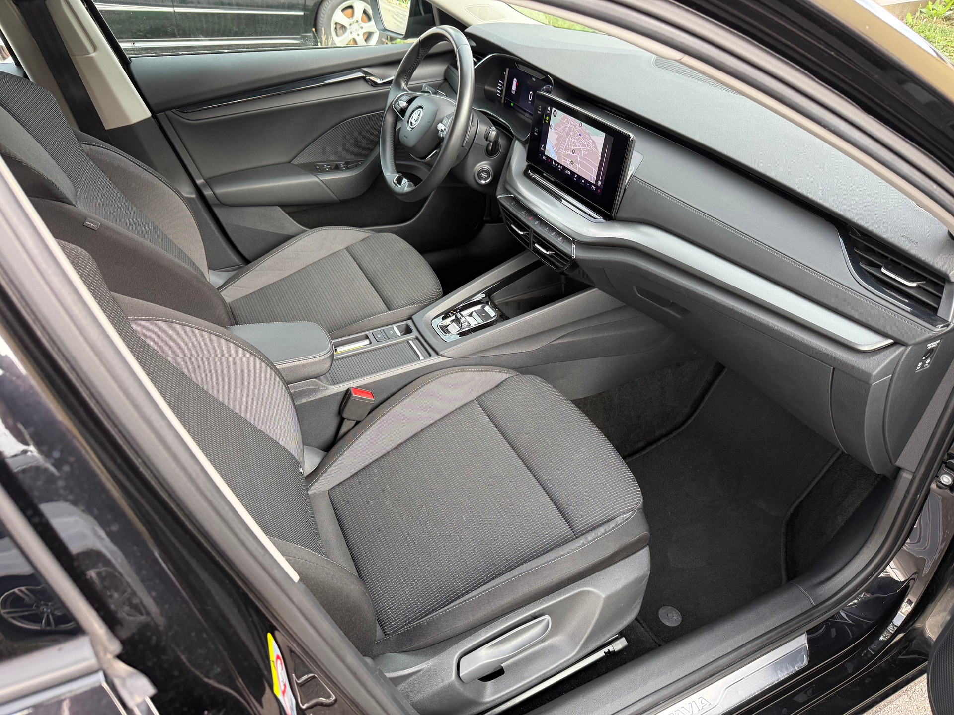 SKODA Octavia Combi 2.0 TDI Ambition 4x4 DSG-image-12