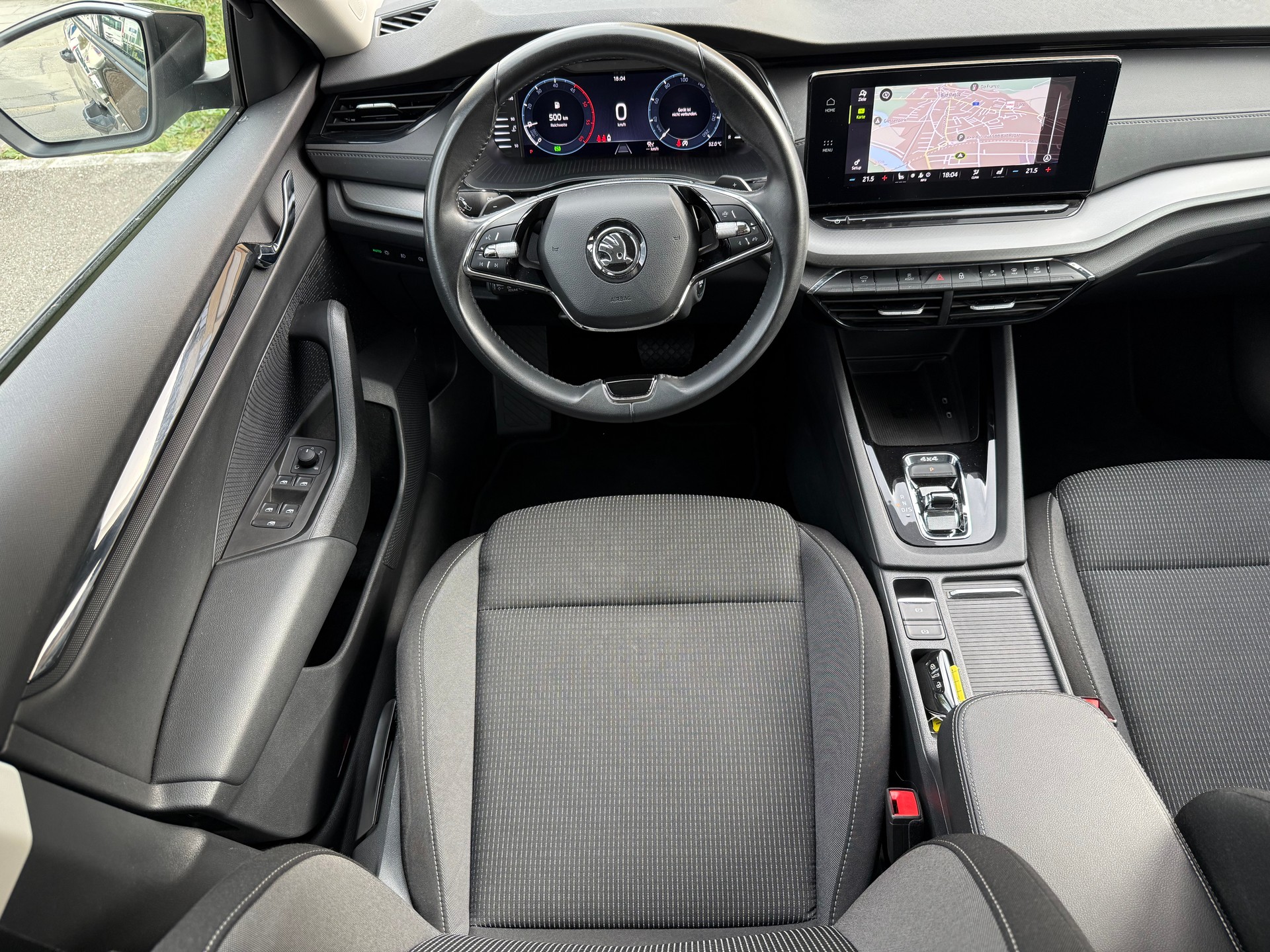 SKODA Octavia Combi 2.0 TDI Ambition 4x4 DSG-image-13