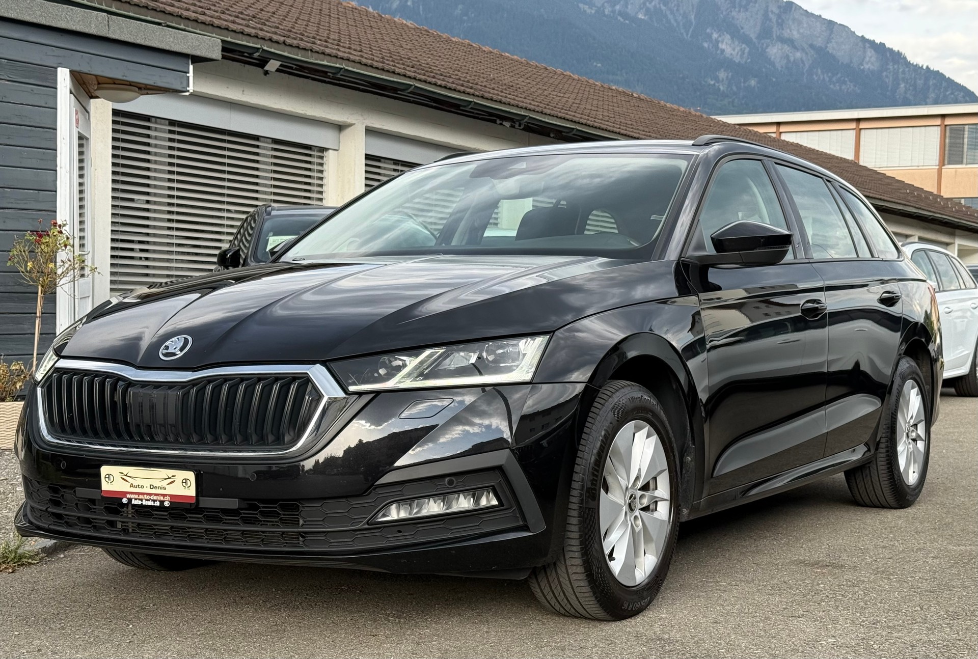 SKODA Octavia Combi 2.0 TDI Ambition 4x4 DSG-image-0