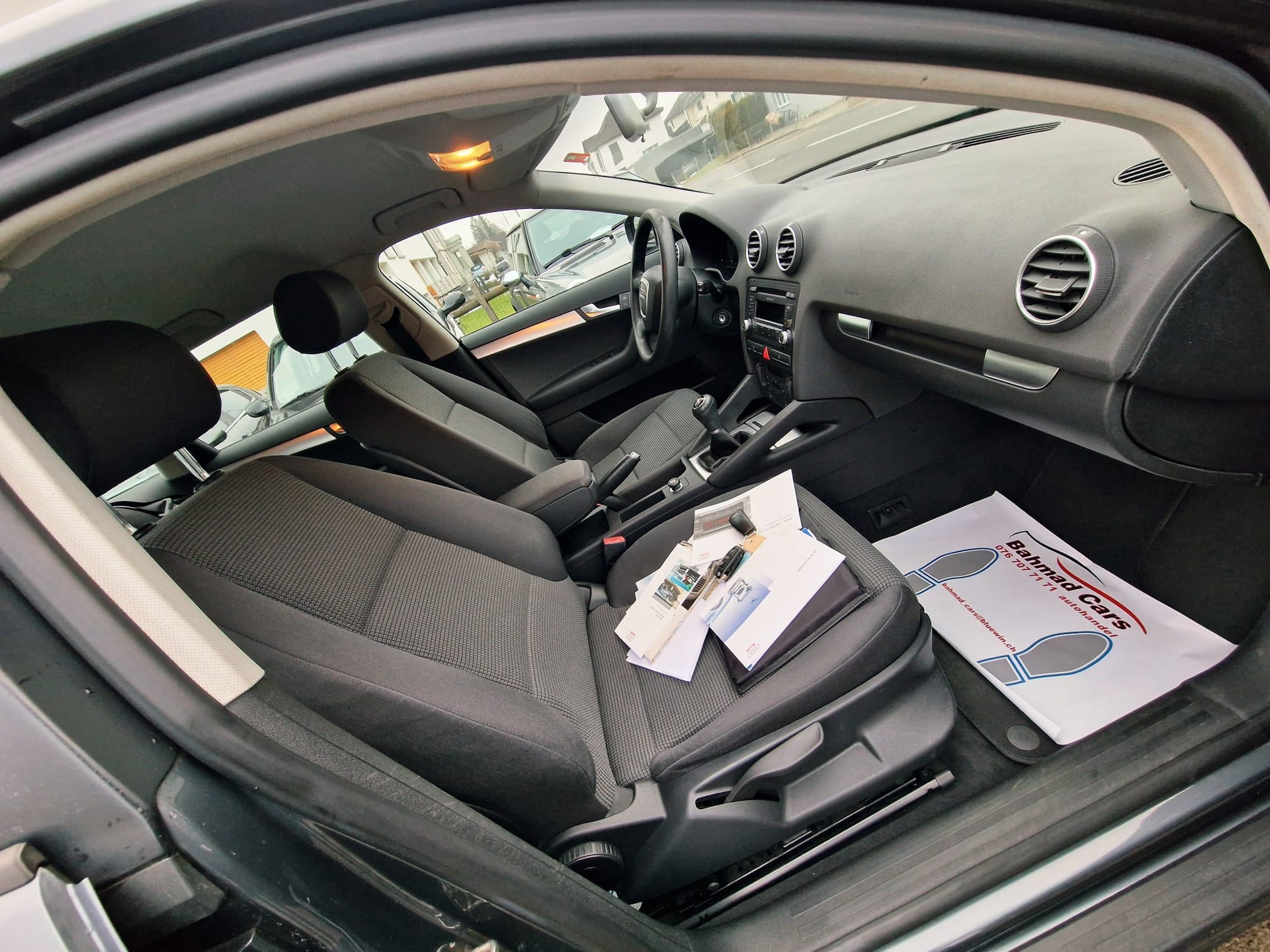 AUDI A3 Sportback 1.6 FSI Ambition-image-8