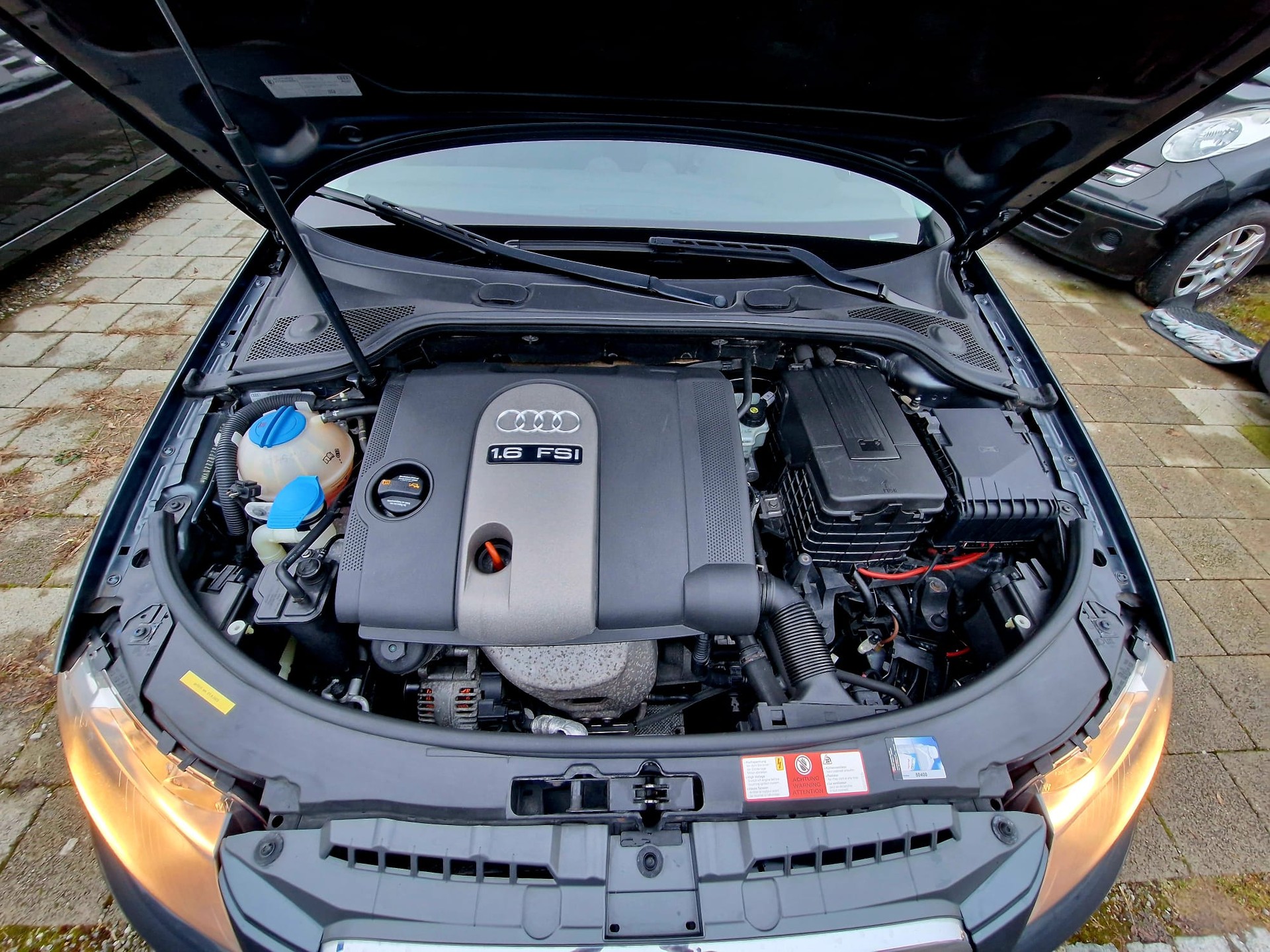AUDI A3 Sportback 1.6 FSI Ambition-image-13