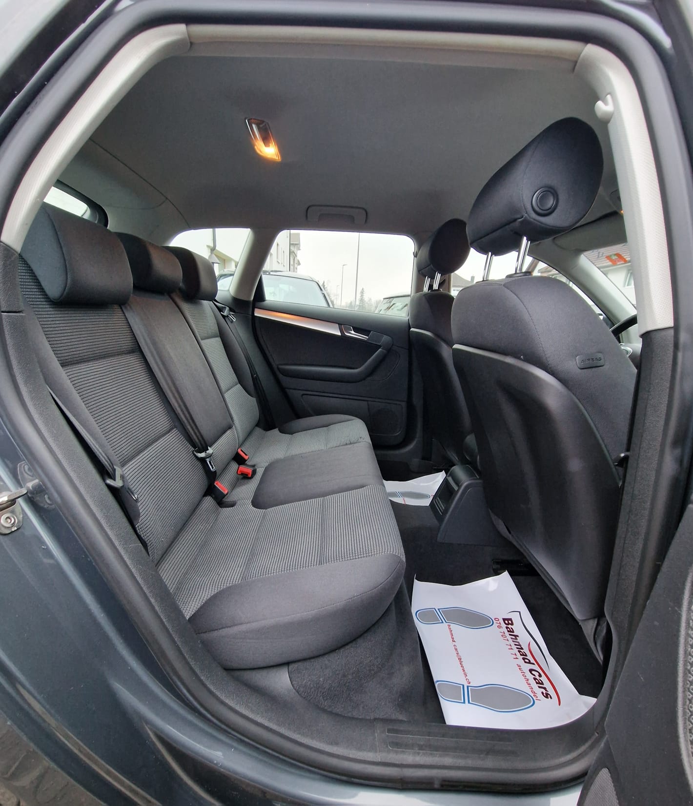 AUDI A3 Sportback 1.6 FSI Ambition-image-9