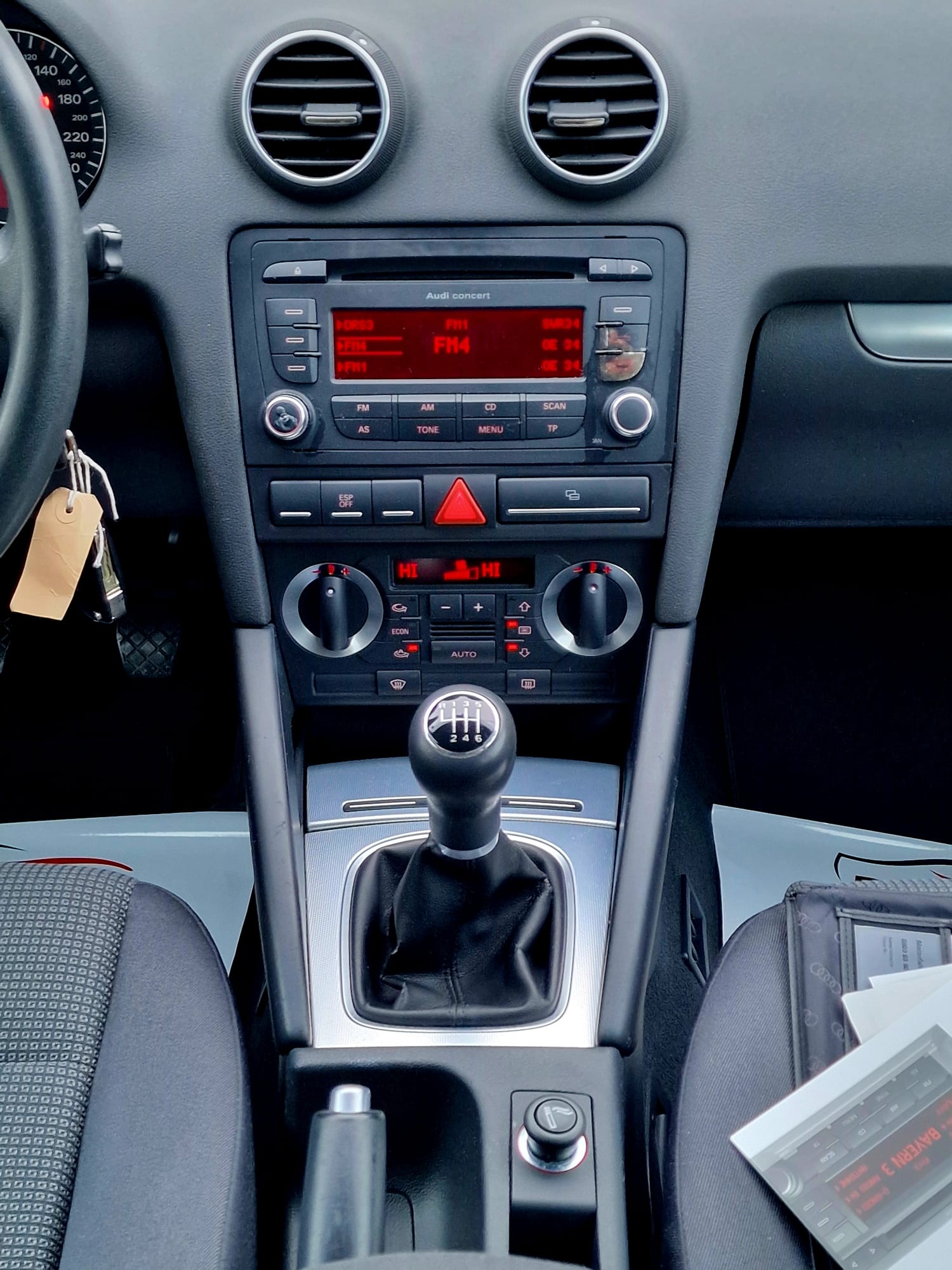 AUDI A3 Sportback 1.6 FSI Ambition-image-11