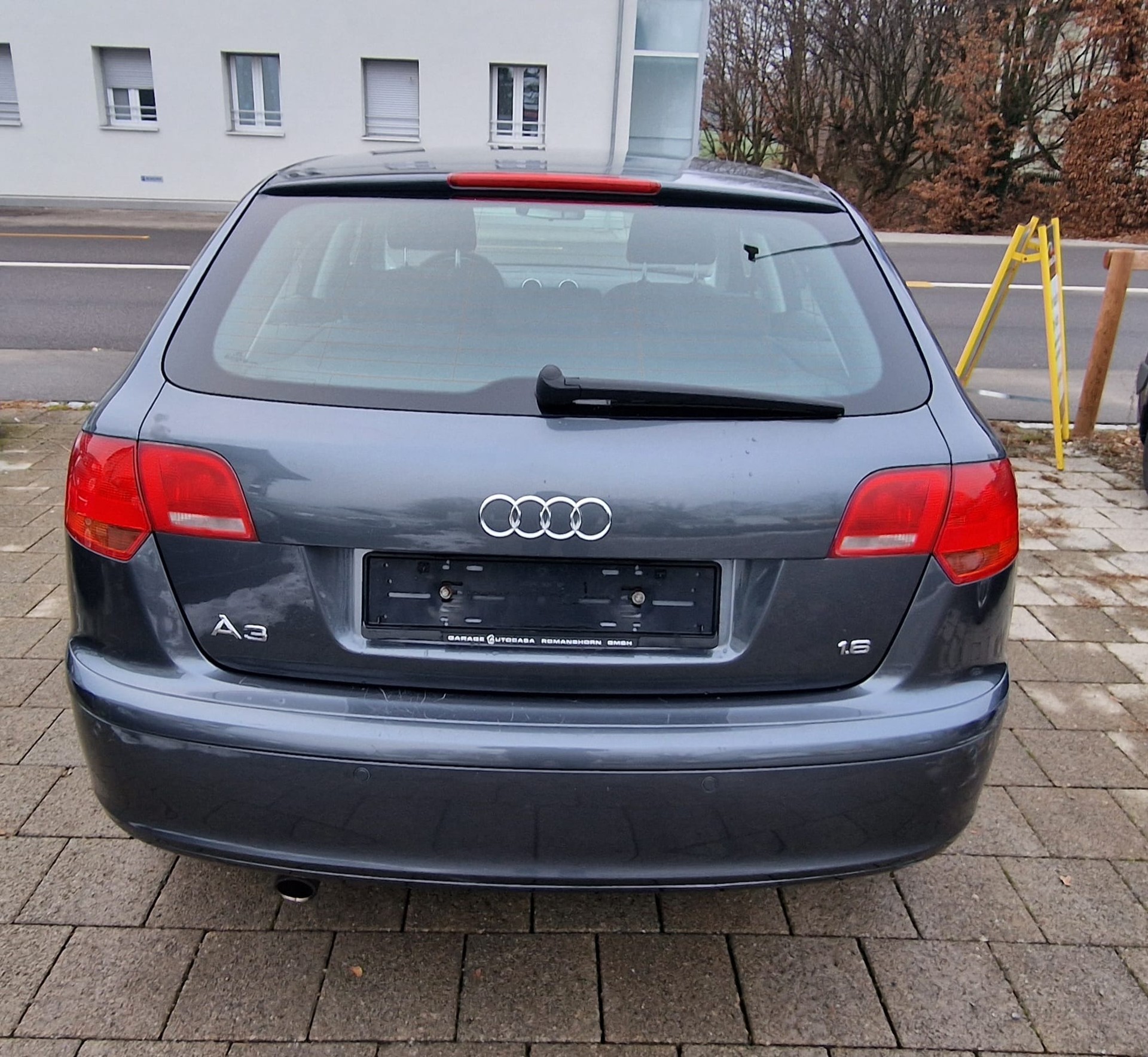 AUDI A3 Sportback 1.6 FSI Ambition-image-3