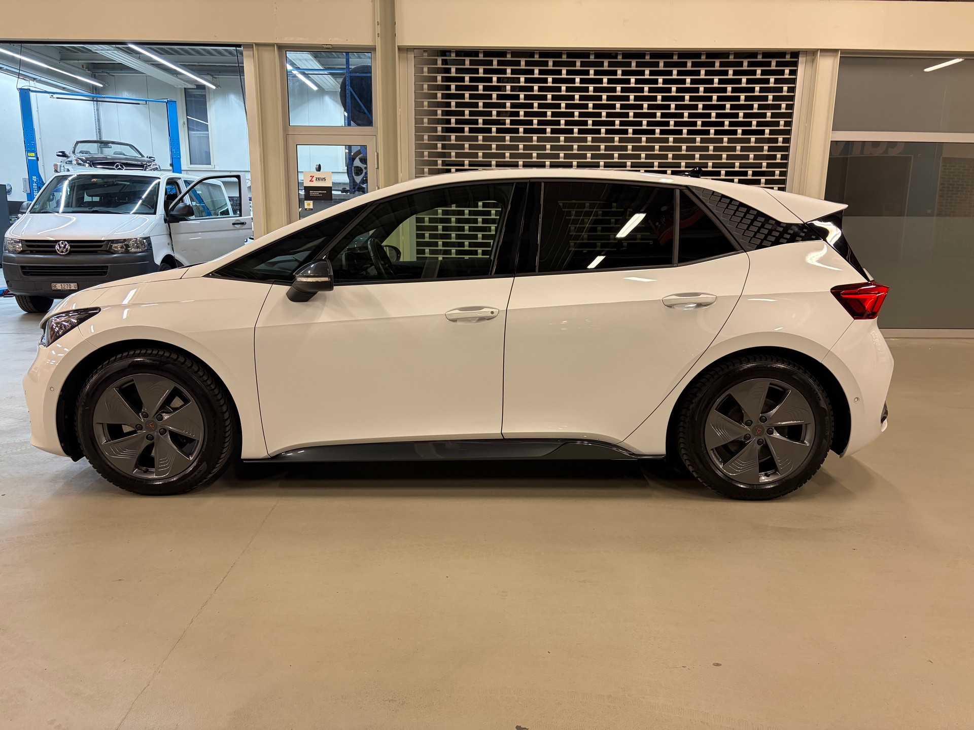 CUPRA Born 58 kWh-image-1