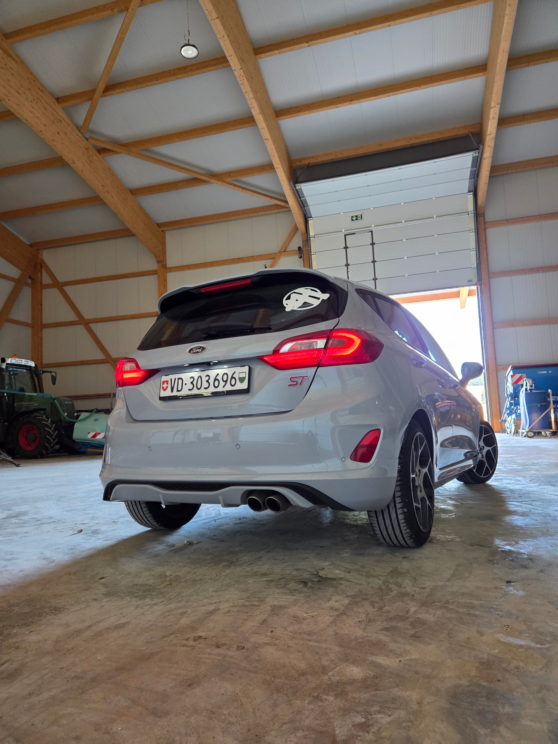 FORD 1.5 EcoB ST-image-1