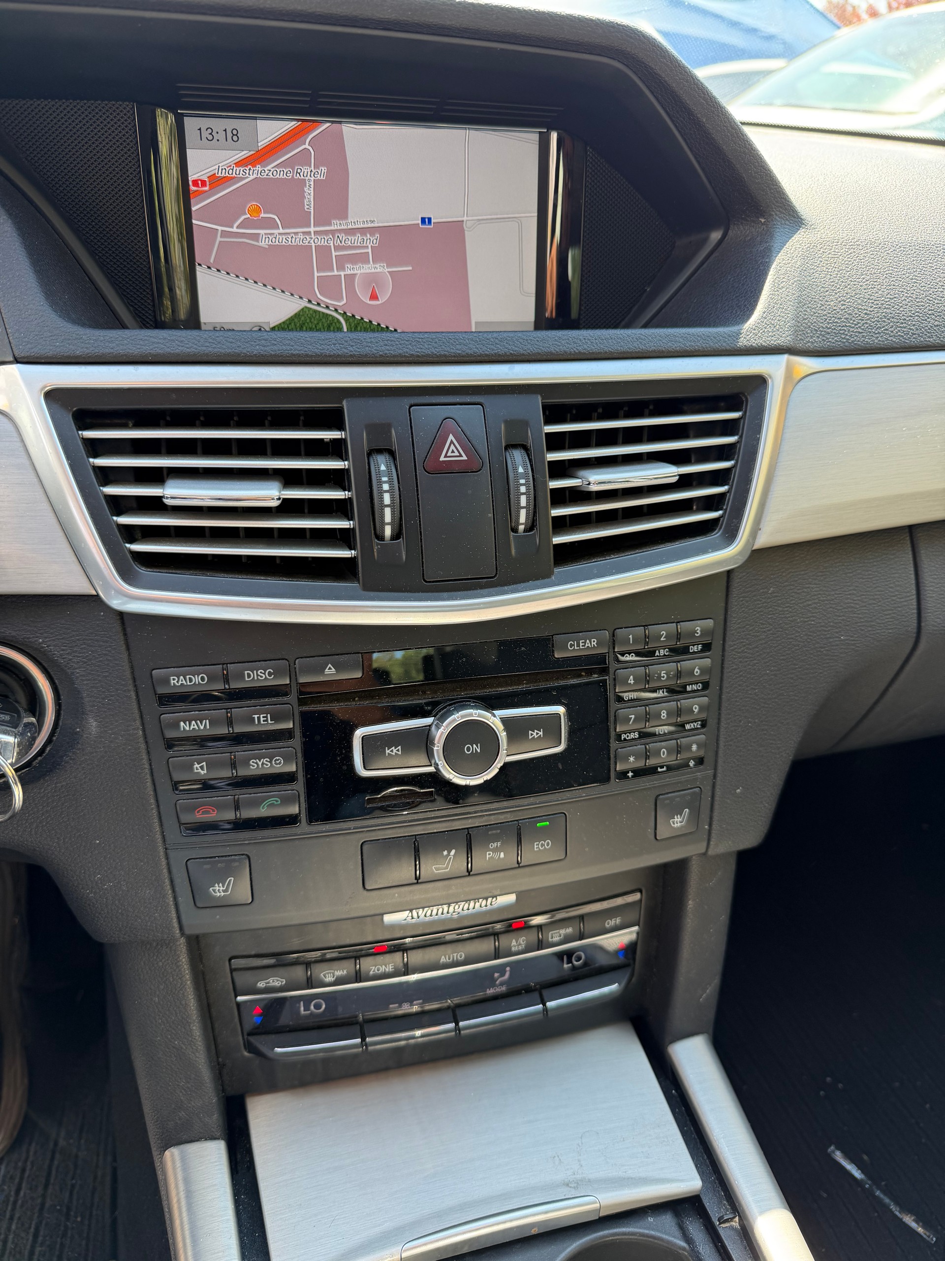 MERCEDES-BENZ E 250 CDI BlueEff. Avantgarde 4Matic 7G-Tronic-image-10