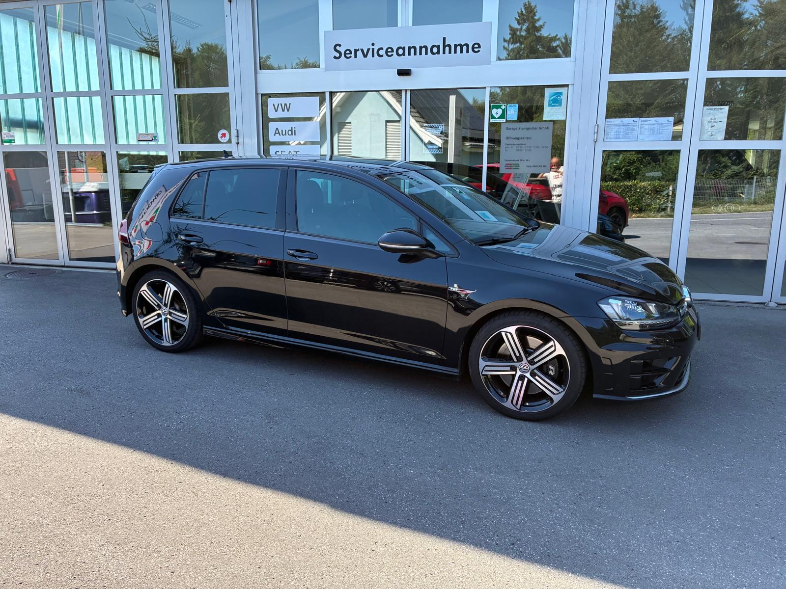 VW Golf 2.0 TSI R 4Motion-image-2