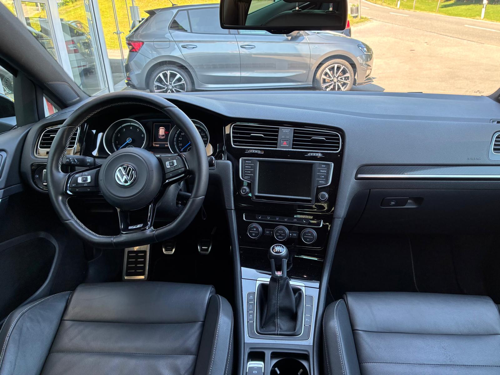 VW Golf 2.0 TSI R 4Motion-image-9
