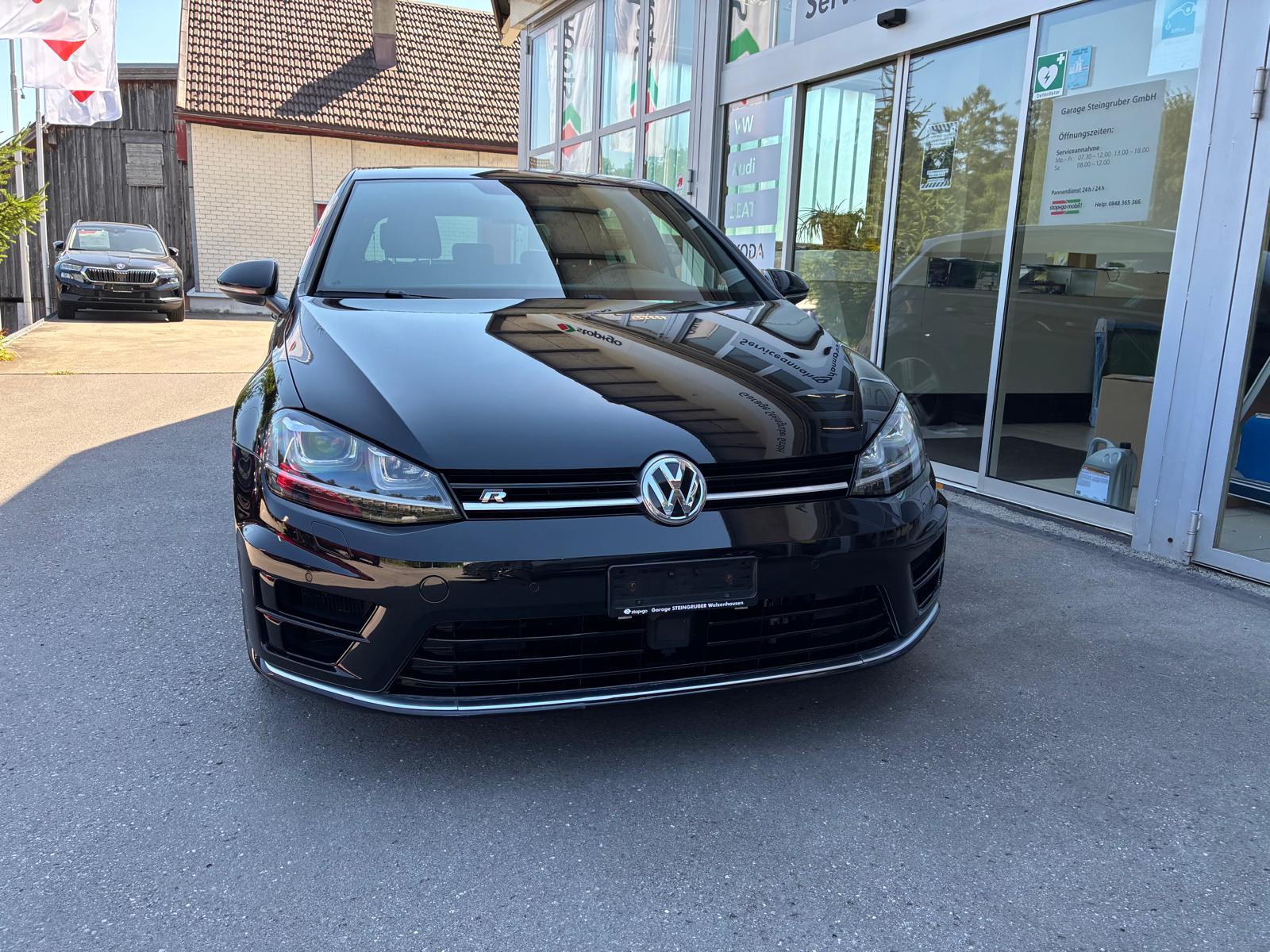 VW Golf 2.0 TSI R 4Motion-image-1