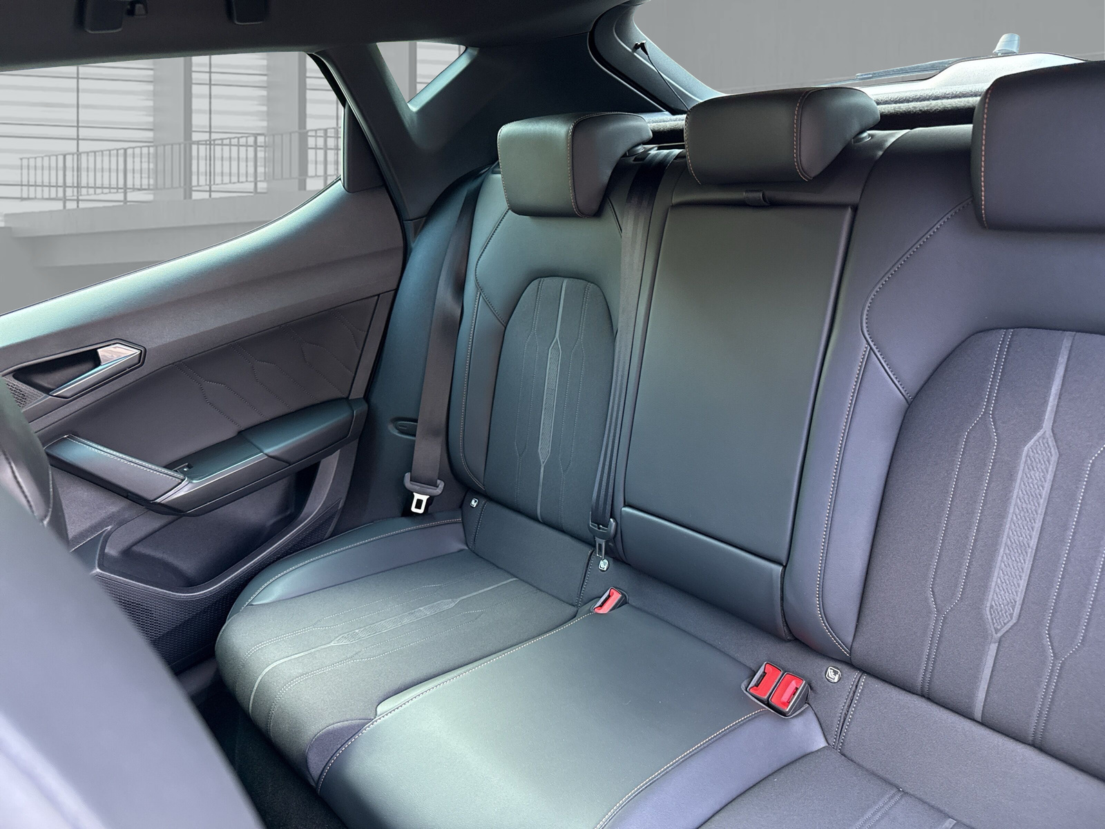 CUPRA LEON VZ 2.0 TSI DSG-image-14