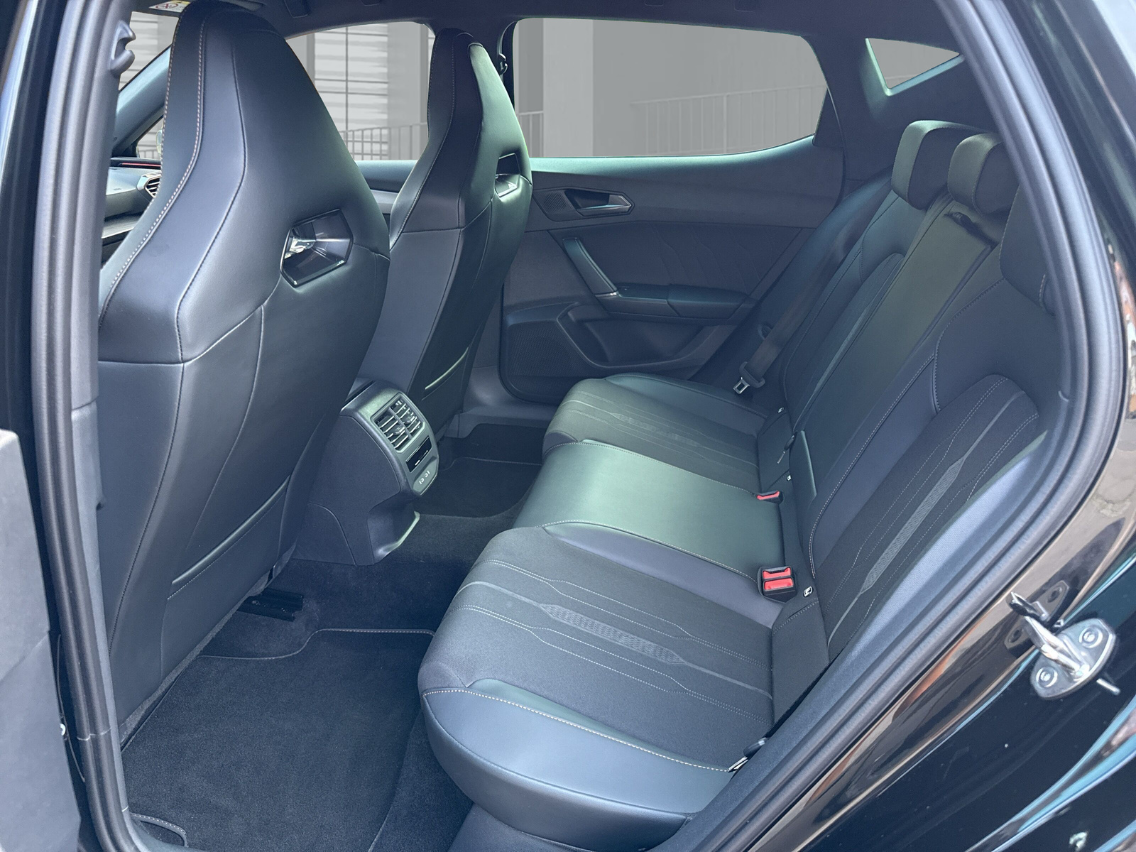 CUPRA LEON VZ 2.0 TSI DSG-image-13