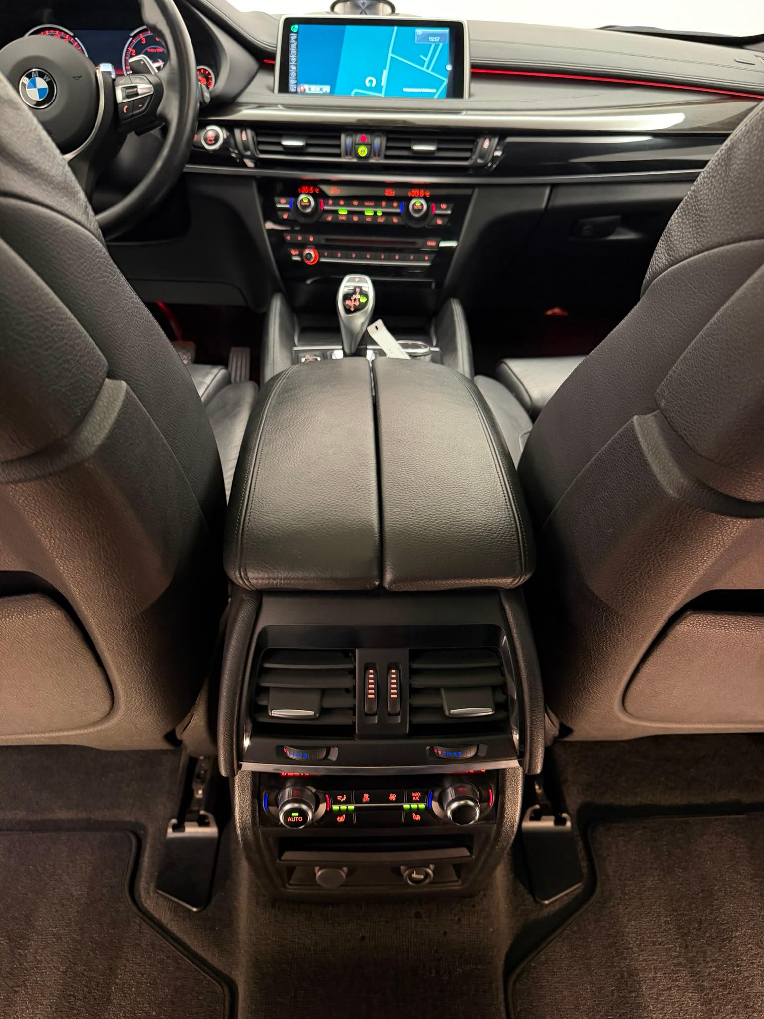 BMW X6 50i xDrive-image-12