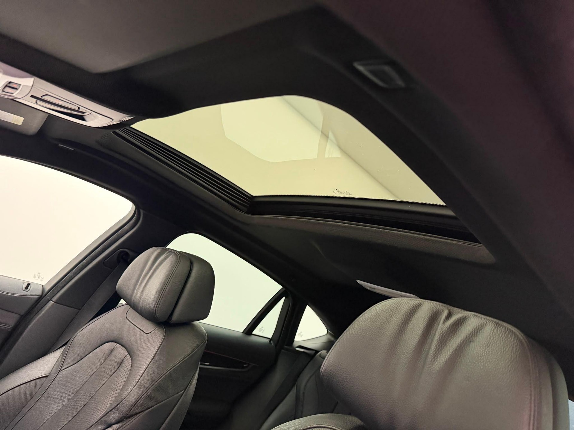 BMW X6 50i xDrive-image-14