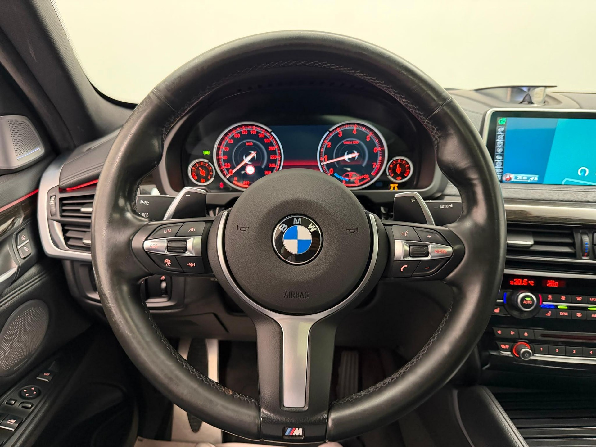 BMW X6 50i M Sport xDrive SAG-image-19